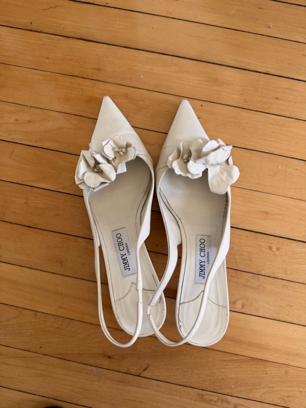 Jimmy Choo Amita 45 size 41 US 10 Ivory Slingback with Floral Applique - Picture 5 of 10